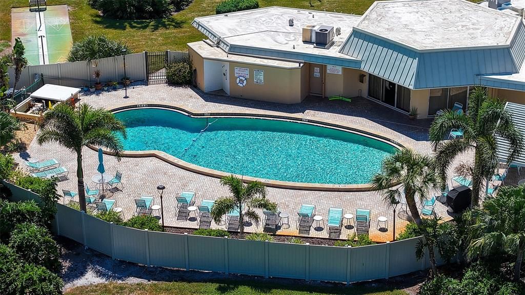 待售: $135,000 (1 贝兹, 1 浴室, 600 平方英尺)