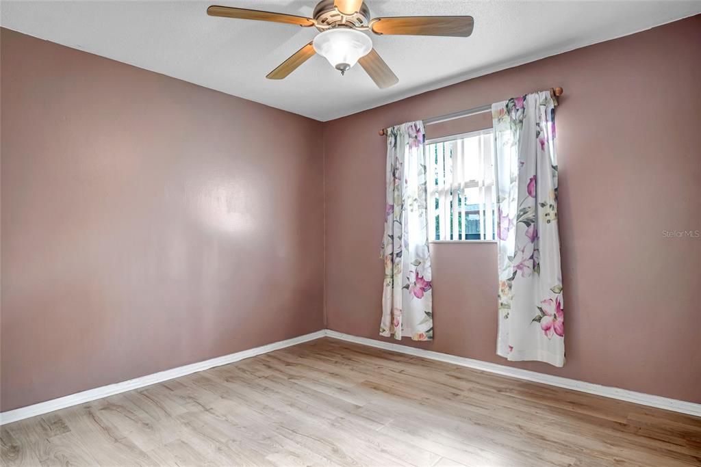 Под контрактом: $299,000 (3 спален, 2 ванн, 1225 Квадратных фут)