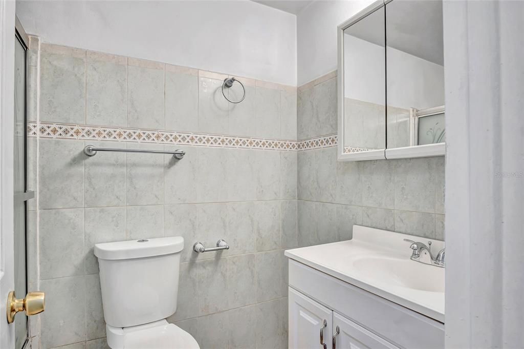 Под контрактом: $299,000 (3 спален, 2 ванн, 1225 Квадратных фут)