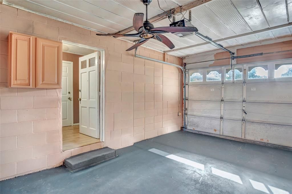 Под контрактом: $299,000 (3 спален, 2 ванн, 1225 Квадратных фут)