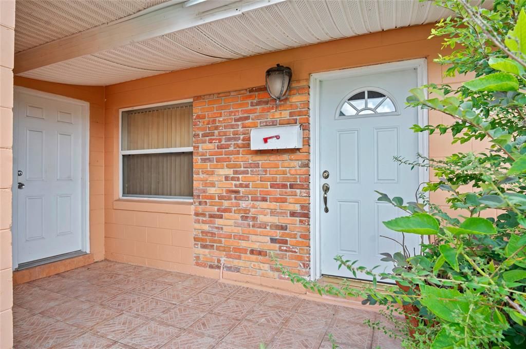 Под контрактом: $299,000 (3 спален, 2 ванн, 1225 Квадратных фут)