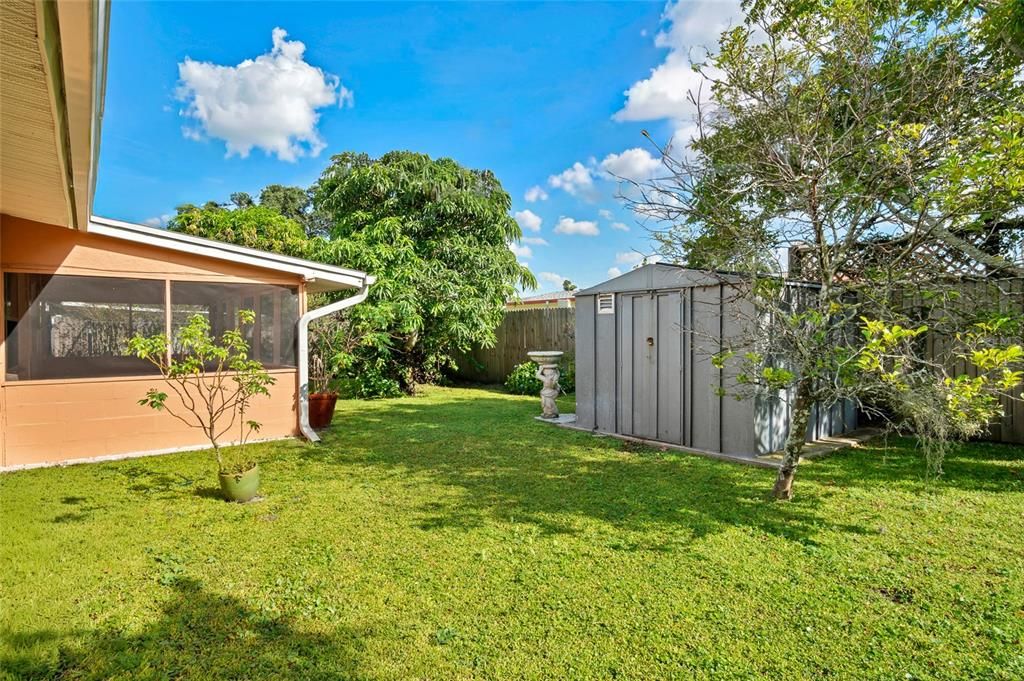 Под контрактом: $299,000 (3 спален, 2 ванн, 1225 Квадратных фут)