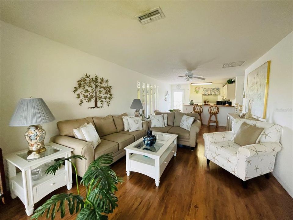 For Rent: $2,400 (2 beds, 2 baths, 860 Square Feet)