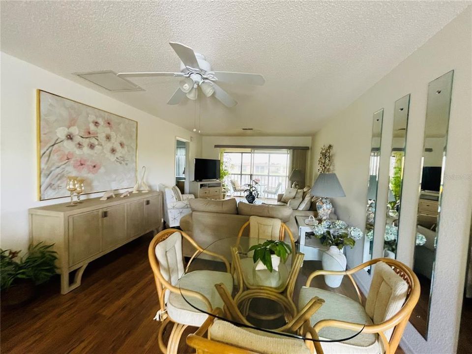 For Rent: $2,400 (2 beds, 2 baths, 860 Square Feet)