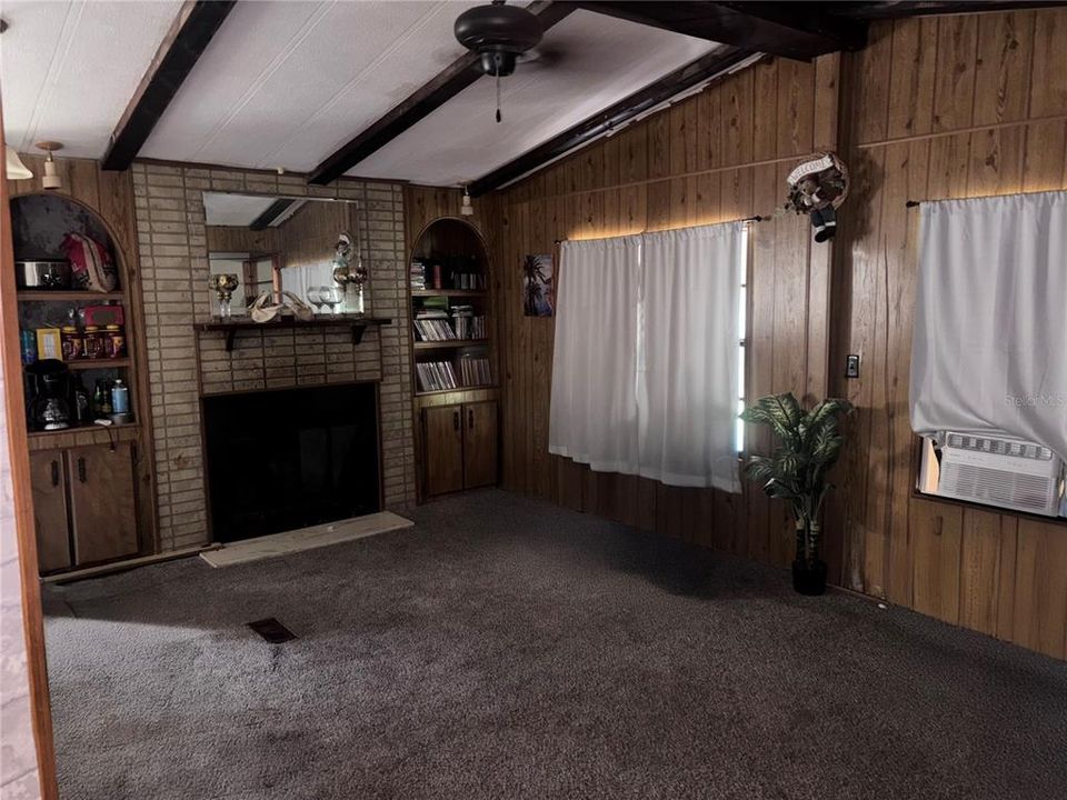 For Sale: $104,900 (3 beds, 2 baths, 1380 Square Feet)