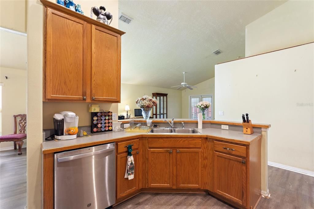 Active With Contract: $360,000 (4 beds, 2 baths, 1797 Square Feet)