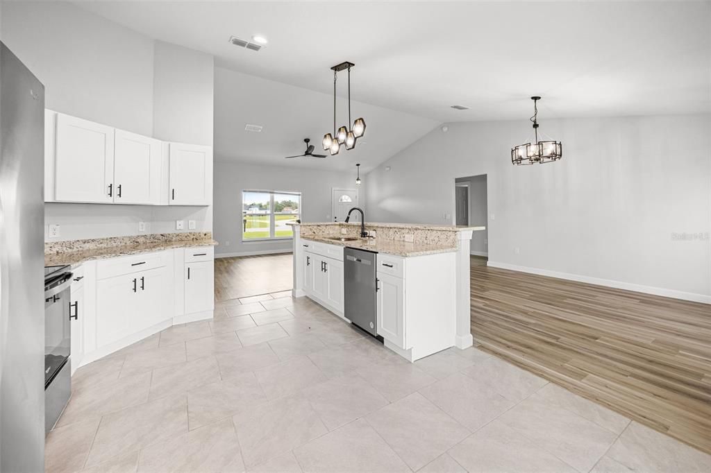 待售: $369,900 (3 贝兹, 2 浴室, 1745 平方英尺)