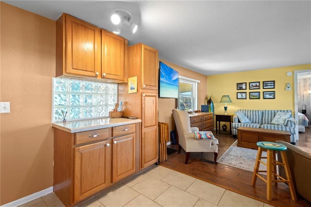 For Sale: $139,900 (2 beds, 1 baths, 744 Square Feet)