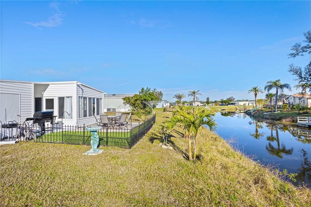 For Sale: $139,900 (2 beds, 1 baths, 744 Square Feet)