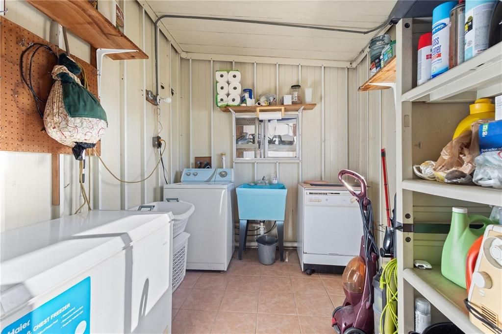 For Sale: $139,900 (2 beds, 1 baths, 744 Square Feet)