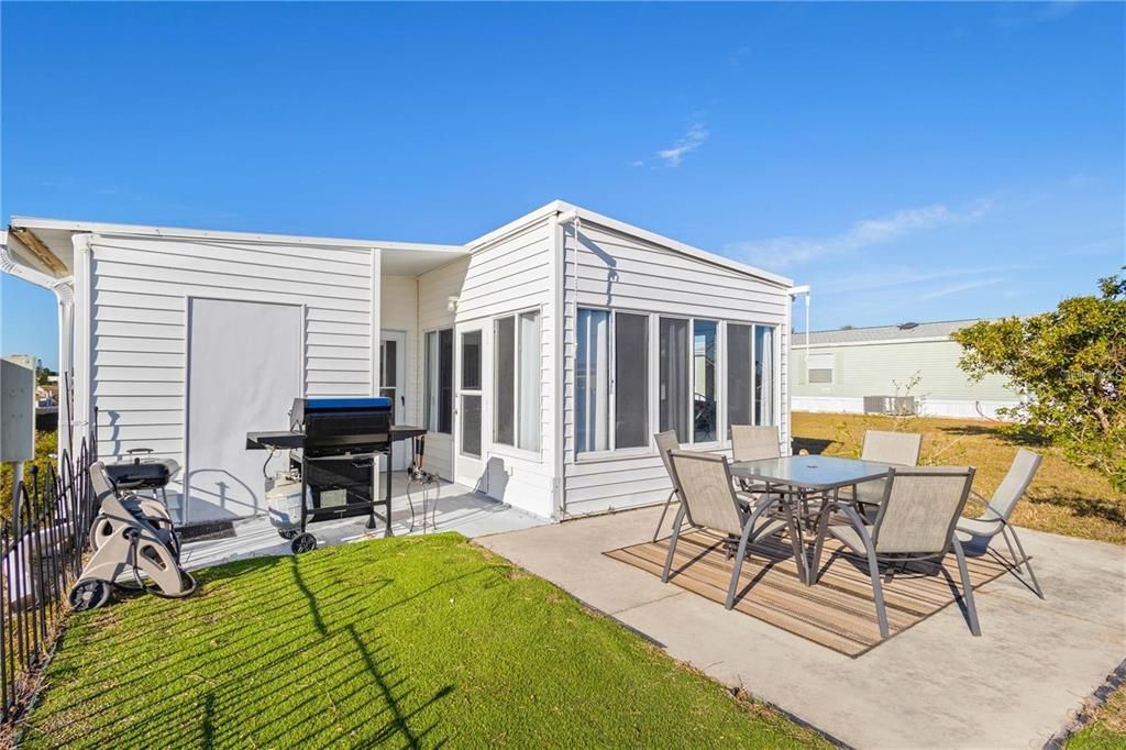 For Sale: $139,900 (2 beds, 1 baths, 744 Square Feet)