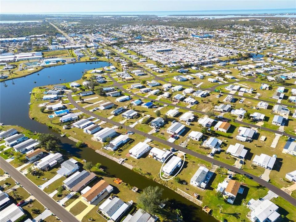 For Sale: $139,900 (2 beds, 1 baths, 744 Square Feet)