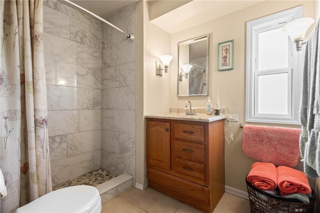 For Sale: $139,900 (2 beds, 1 baths, 744 Square Feet)