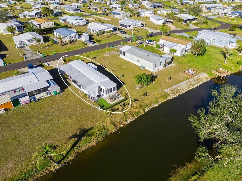 For Sale: $139,900 (2 beds, 1 baths, 744 Square Feet)