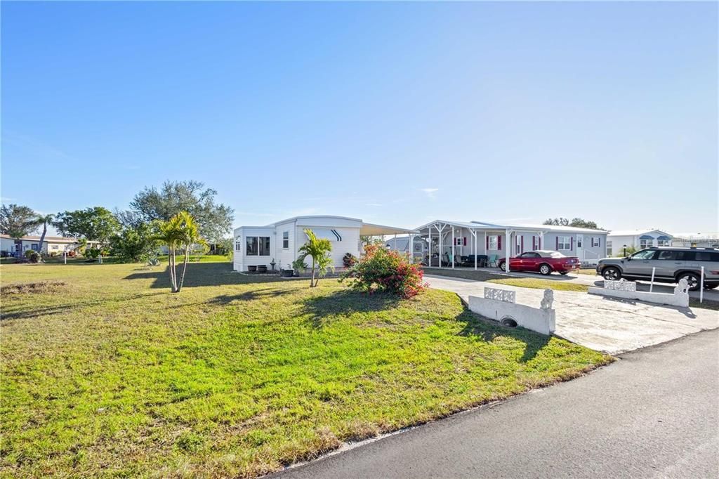 For Sale: $139,900 (2 beds, 1 baths, 744 Square Feet)