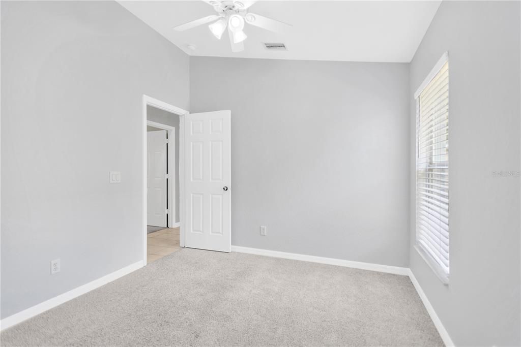 合同活跃: $1,895 (3 贝兹, 2 浴室, 1149 平方英尺)