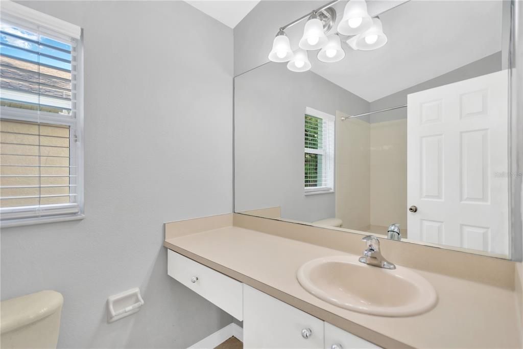 合同活跃: $1,895 (3 贝兹, 2 浴室, 1149 平方英尺)