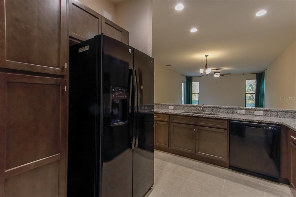 待售: $310,000 (3 贝兹, 2 浴室, 1328 平方英尺)