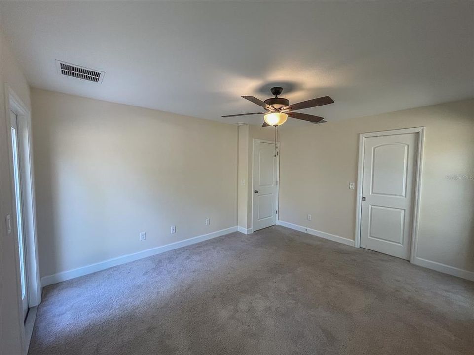 待售: $310,000 (3 贝兹, 2 浴室, 1328 平方英尺)