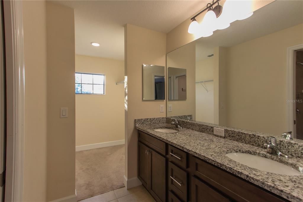 待售: $310,000 (3 贝兹, 2 浴室, 1328 平方英尺)