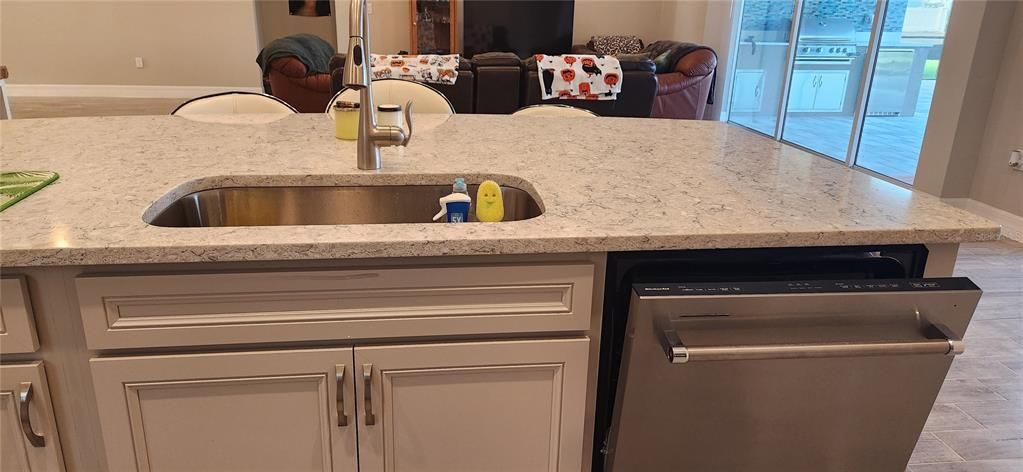 For Sale: $980,000 (4 beds, 4 baths, 2766 Square Feet)