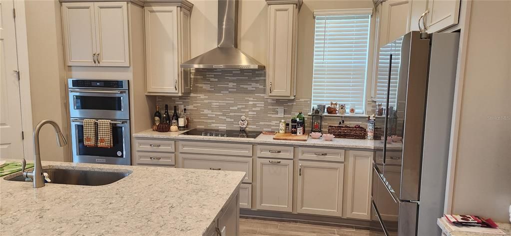 For Sale: $980,000 (4 beds, 4 baths, 2766 Square Feet)