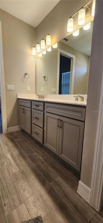 For Sale: $980,000 (4 beds, 4 baths, 2766 Square Feet)