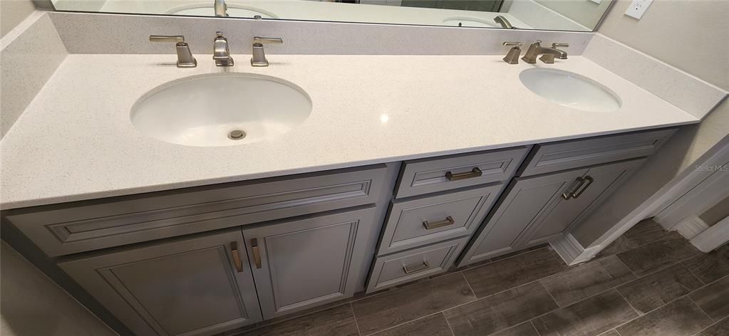 For Sale: $980,000 (4 beds, 4 baths, 2766 Square Feet)