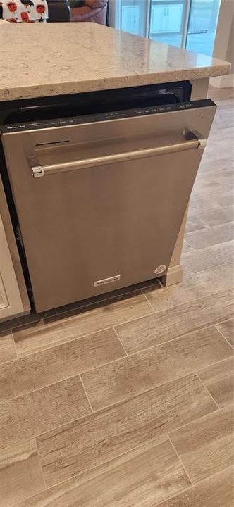 For Sale: $980,000 (4 beds, 4 baths, 2766 Square Feet)