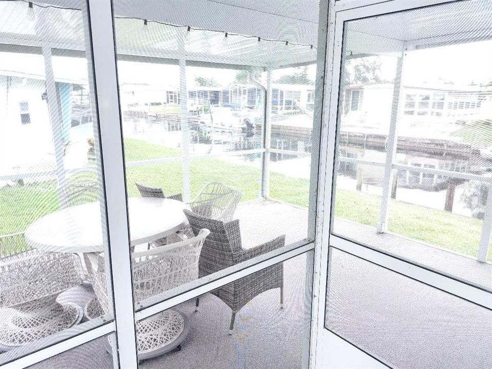 For Sale: $379,900 (2 beds, 2 baths, 1344 Square Feet)