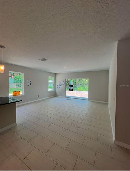 Active With Contract: $385,000 (3 beds, 2 baths, 1870 Square Feet)