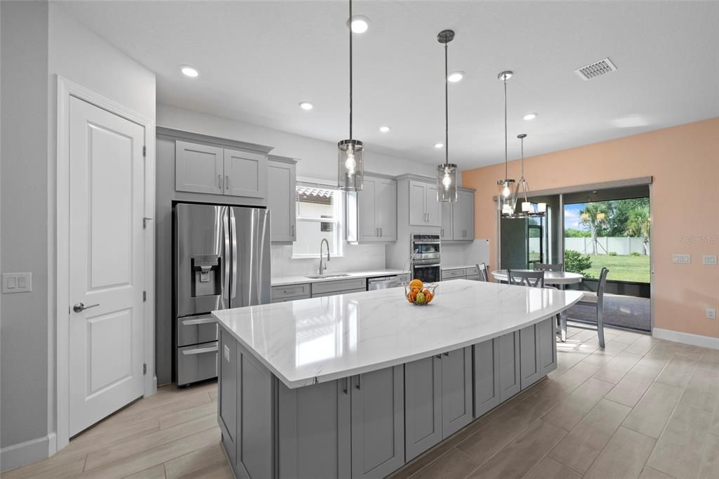 For Sale: $659,000 (3 beds, 3 baths, 2326 Square Feet)