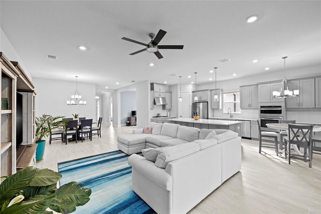 For Sale: $659,000 (3 beds, 3 baths, 2326 Square Feet)