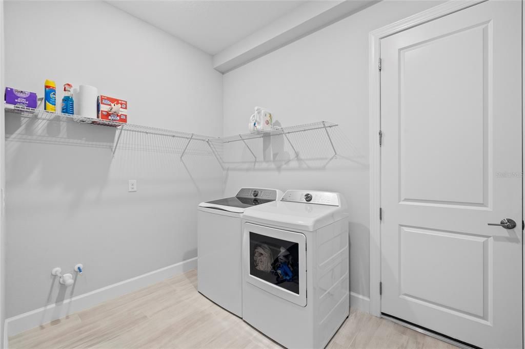 For Sale: $659,000 (3 beds, 3 baths, 2326 Square Feet)