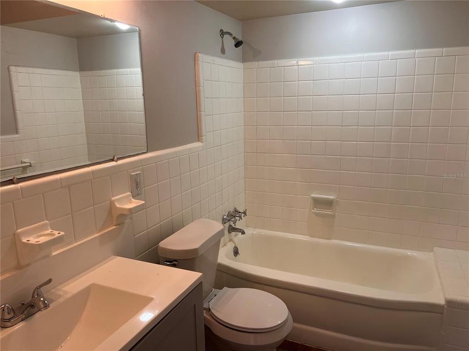 Active With Contract: $1,850 (2 beds, 2 baths, 1398 Square Feet)