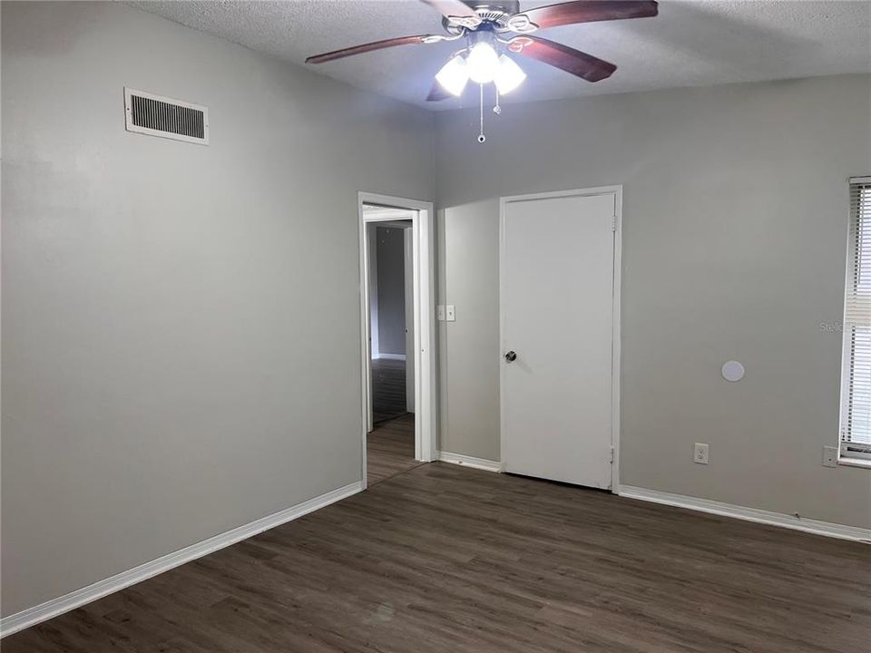 Active With Contract: $1,850 (2 beds, 2 baths, 1398 Square Feet)