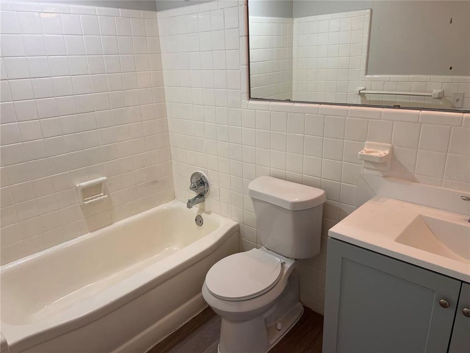 Active With Contract: $1,850 (2 beds, 2 baths, 1398 Square Feet)