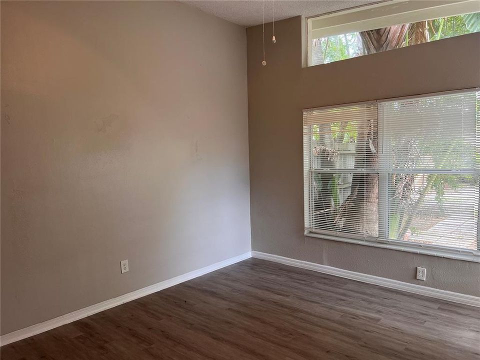 Active With Contract: $1,850 (2 beds, 2 baths, 1398 Square Feet)