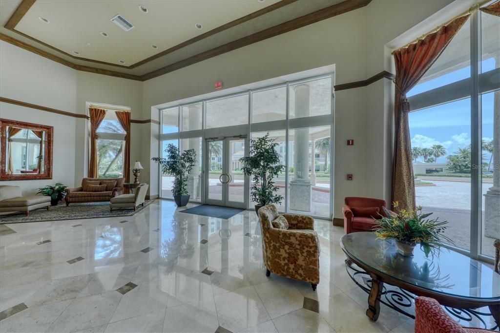 合同活跃: $2,450,000 (3 贝兹, 3 浴室, 2521 平方英尺)