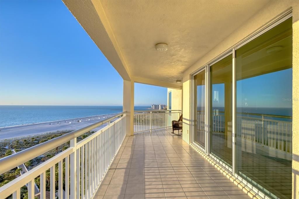 合同活跃: $2,450,000 (3 贝兹, 3 浴室, 2521 平方英尺)