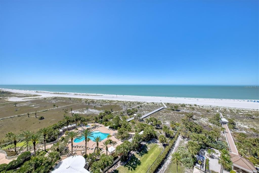 合同活跃: $2,450,000 (3 贝兹, 3 浴室, 2521 平方英尺)