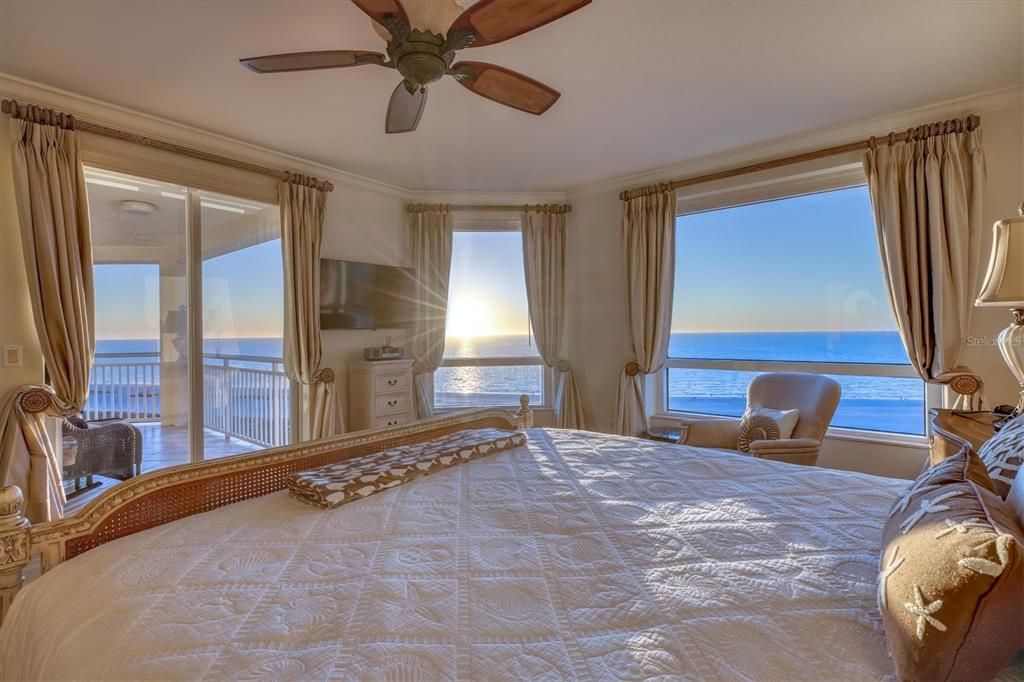 合同活跃: $2,450,000 (3 贝兹, 3 浴室, 2521 平方英尺)