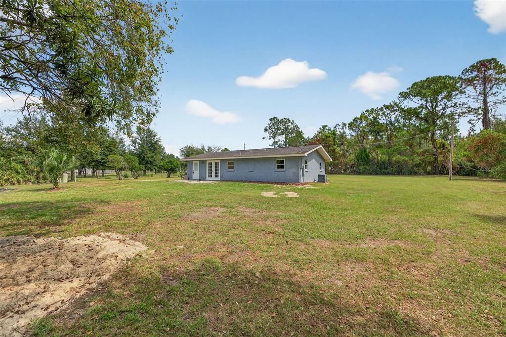 Active With Contract: $349,900 (2 beds, 1 baths, 1056 Square Feet)