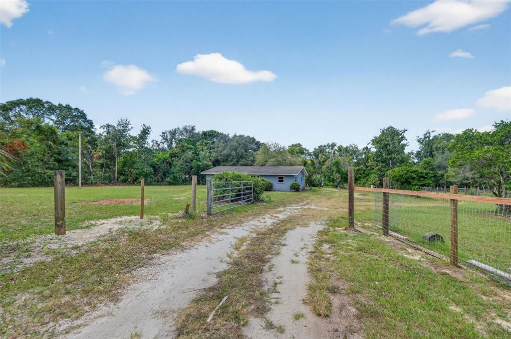 Active With Contract: $349,900 (2 beds, 1 baths, 1056 Square Feet)