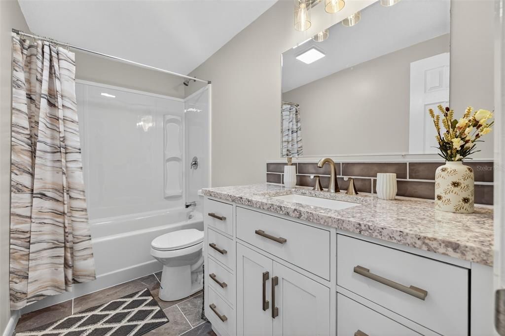 Active With Contract: $349,900 (2 beds, 1 baths, 1056 Square Feet)