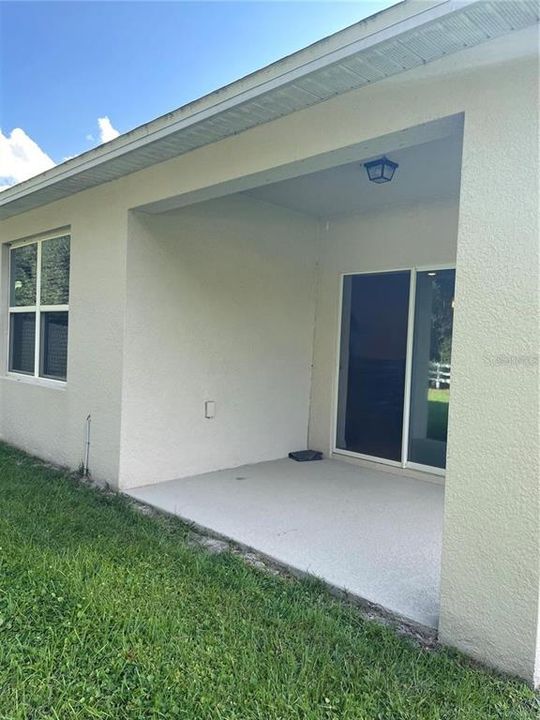 For Rent: $2,300 (4 beds, 2 baths, 1865 Square Feet)