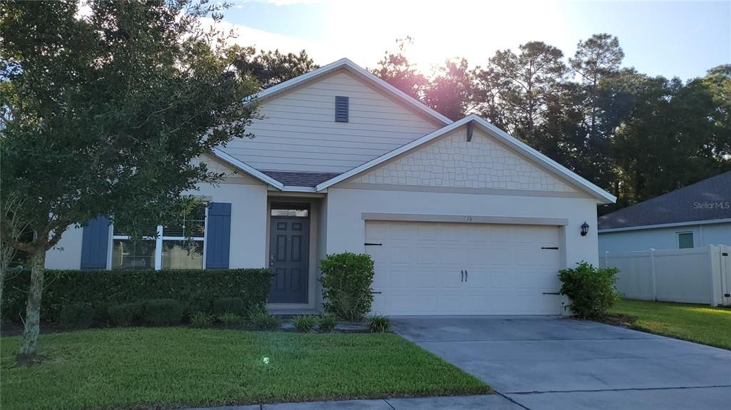 For Rent: $2,300 (4 beds, 2 baths, 1865 Square Feet)