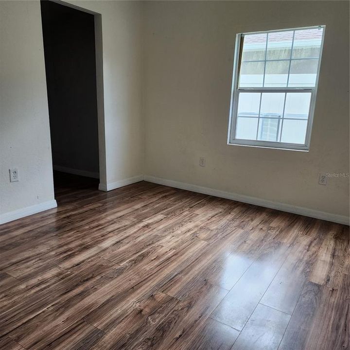 Active With Contract: $1,450 (2 beds, 1 baths, 576 Square Feet)