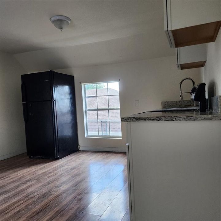 Active With Contract: $1,450 (2 beds, 1 baths, 576 Square Feet)