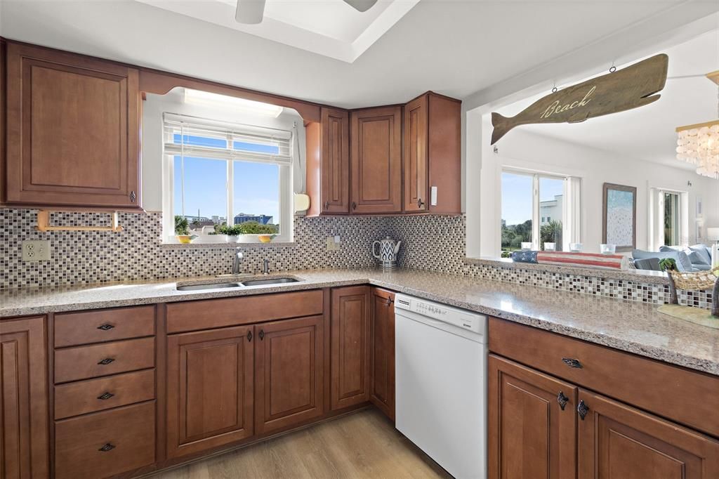 待售: $364,900 (2 贝兹, 2 浴室, 1280 平方英尺)